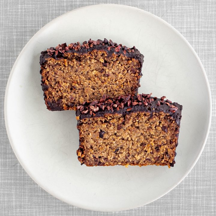 Vegan Baked Oats: Sugar-Free Oat Flour Cake with Chocolate Glaze and Cacao Nibs