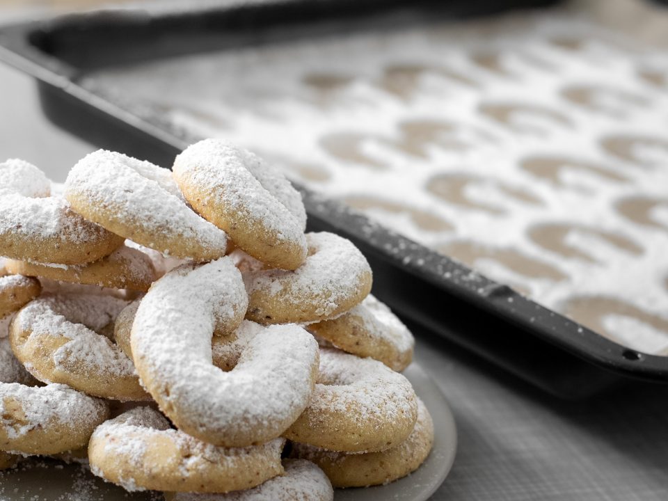 Vanillekipferl - Austrian Vanilla Crescent Cookies